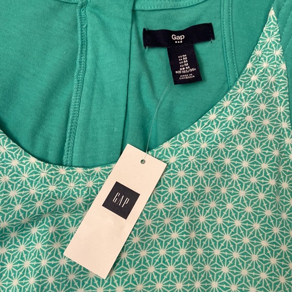 NWT Gap Vee Drop Flowy Tank Top Size Medium - Picture 3 of 7